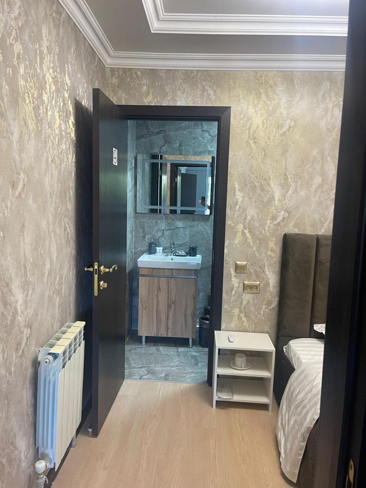 Hotel Lion Αλμάτι Εξωτερικό φωτογραφία