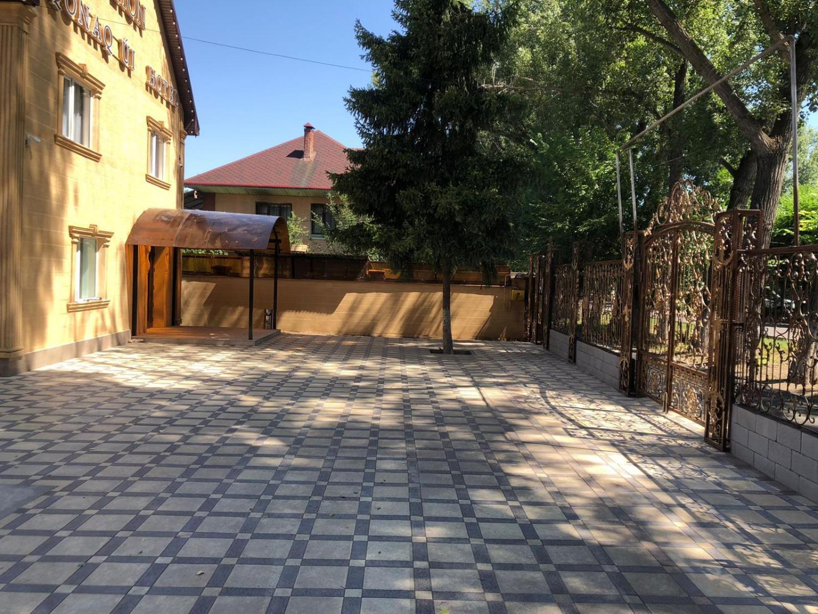 Hotel Lion Αλμάτι Εξωτερικό φωτογραφία