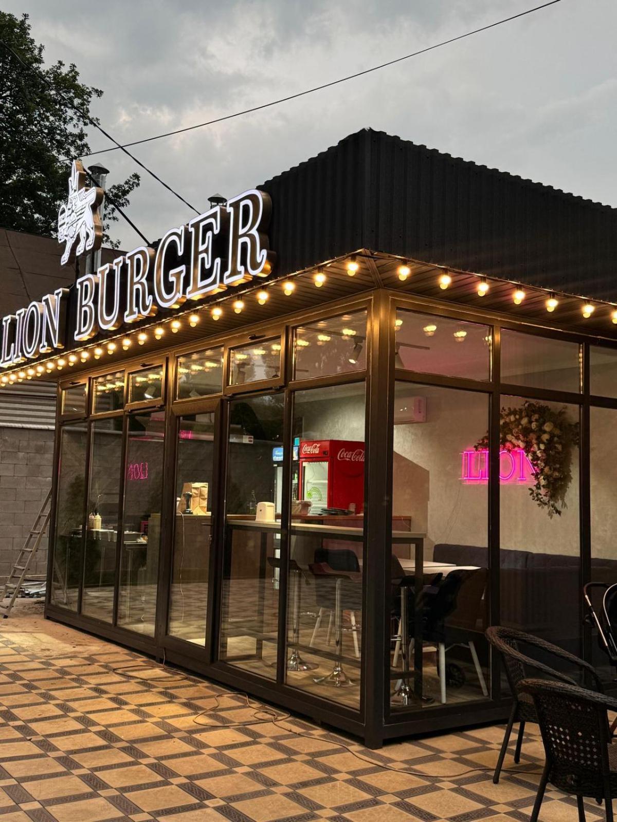 Hotel Lion Αλμάτι Εξωτερικό φωτογραφία